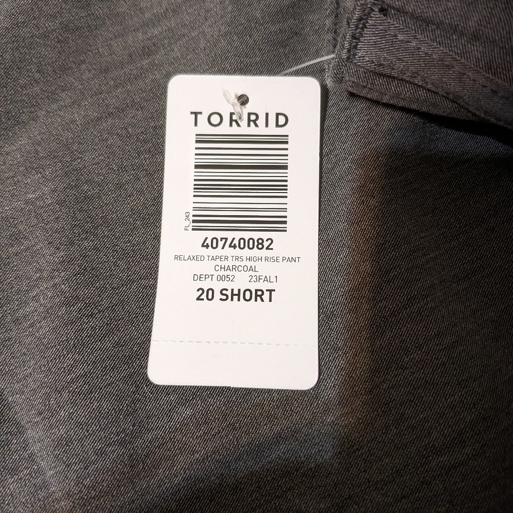 Torrid - Relaxed Raper Trouser - Picture 4 of 4